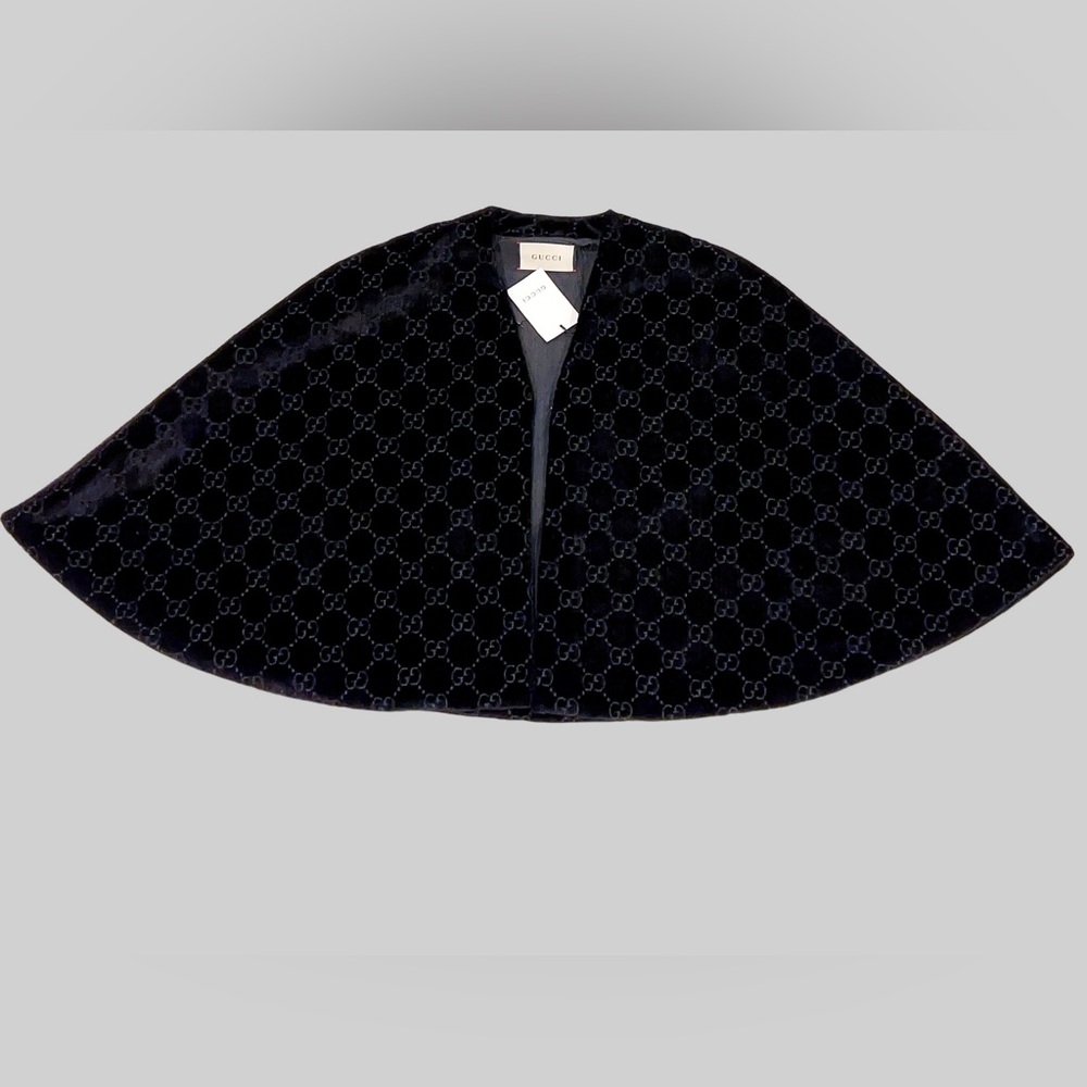 ❌SOLD❌100% Authentic Gucci GG Logo Black Velvet Cape Poncho One Size - Picture 9 of 16